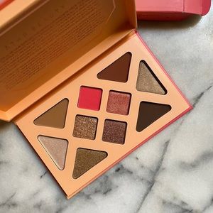 ATHR Beauty Desert Sunset Palette. Rich, smooth, glide on easily color pigments.
